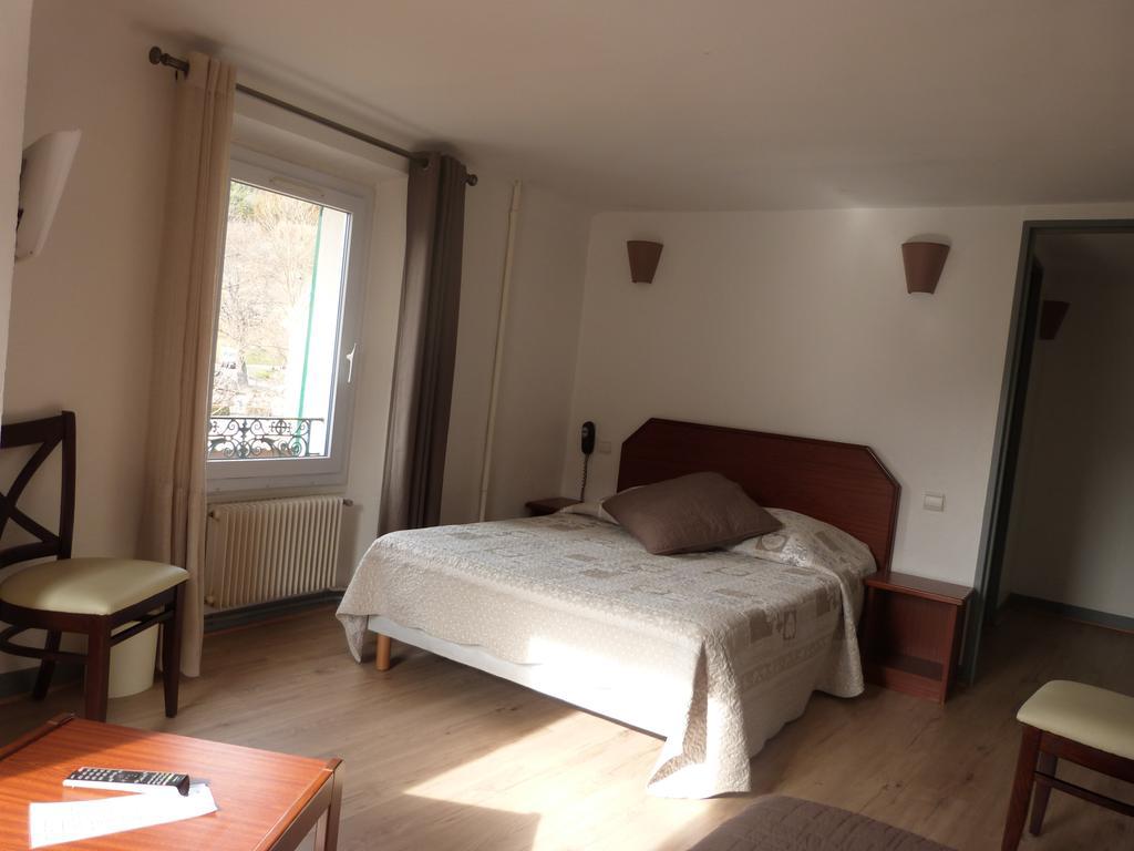 Hotel Restaurant Le Lachens La Bastide  Екстер'єр фото